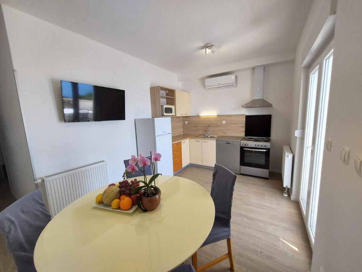 Apartmani Cvita Omiš Exterior foto